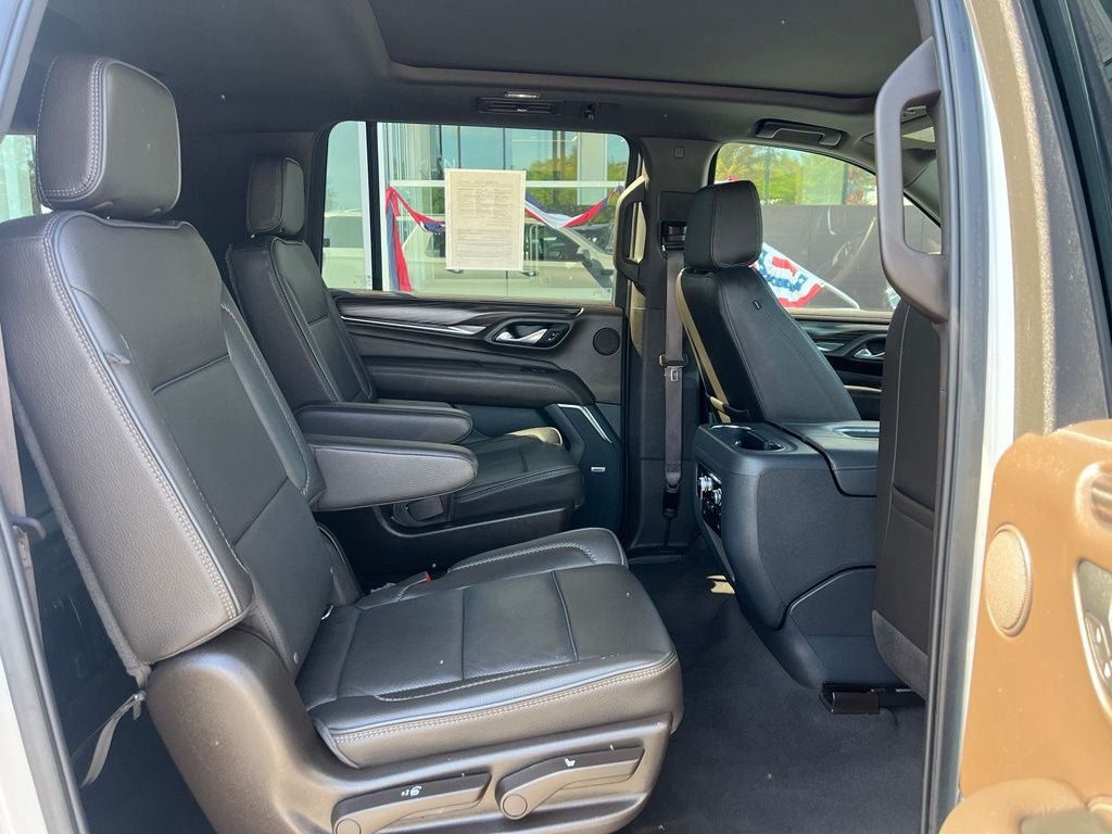 Used 2021 GMC Yukon XL Denali w/ Denali Premium Package AWD/4WD image 19