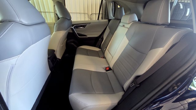 Used 2020 Toyota RAV4 XLE Premium AWD/4WD image 23