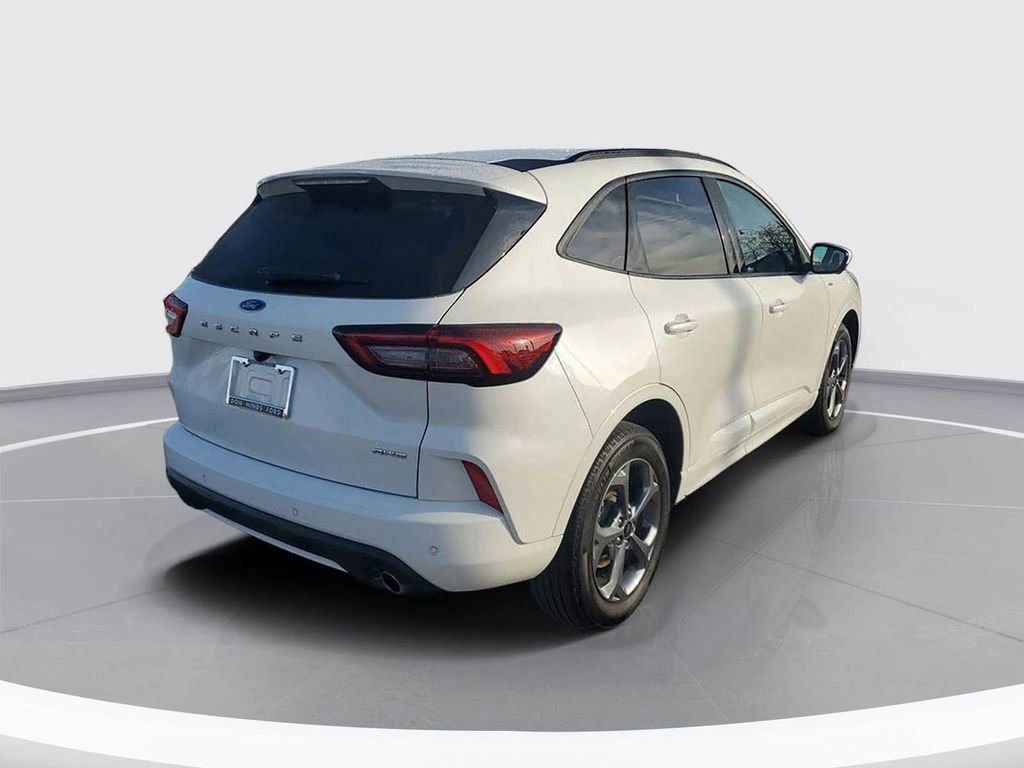 Certified 2023 Ford Escape ST-Line Select w/ Tech Pack #2 image 3