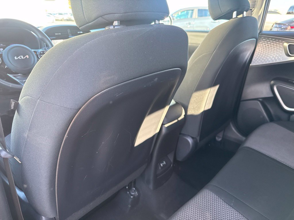 Used 2023 Kia Soul S FWD image 25