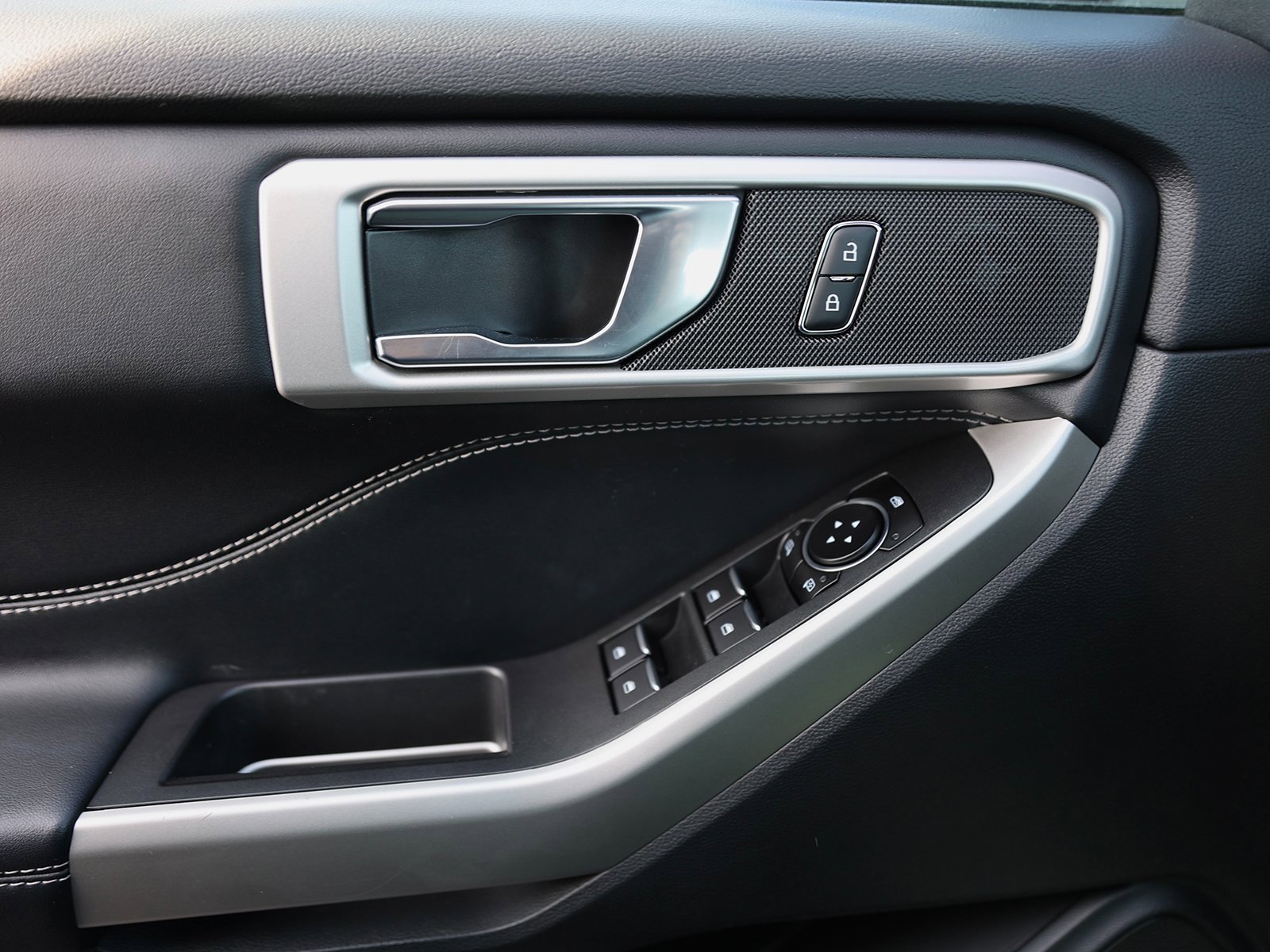 Certified 2022 Ford Explorer XLT image 39