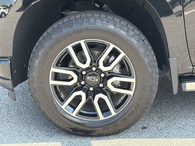 Used 2020 Chevrolet Silverado 1500 High Country w/ Technology Package AWD/4WD image 13