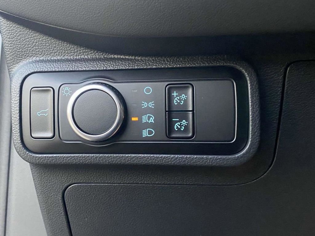 Certified 2025 Ford Explorer Active RWD image 31