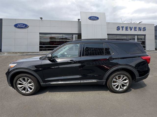 Certified 2023 Ford Explorer XLT w/ Equipment Group 202A AWD/4WD image 3