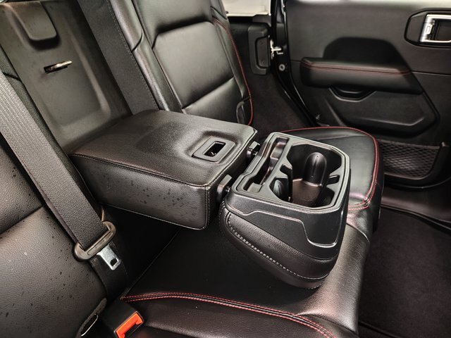 Used 2022 Jeep Wrangler Unlimited Rubicon w/ LED Lighting Group AWD/4WD image 27