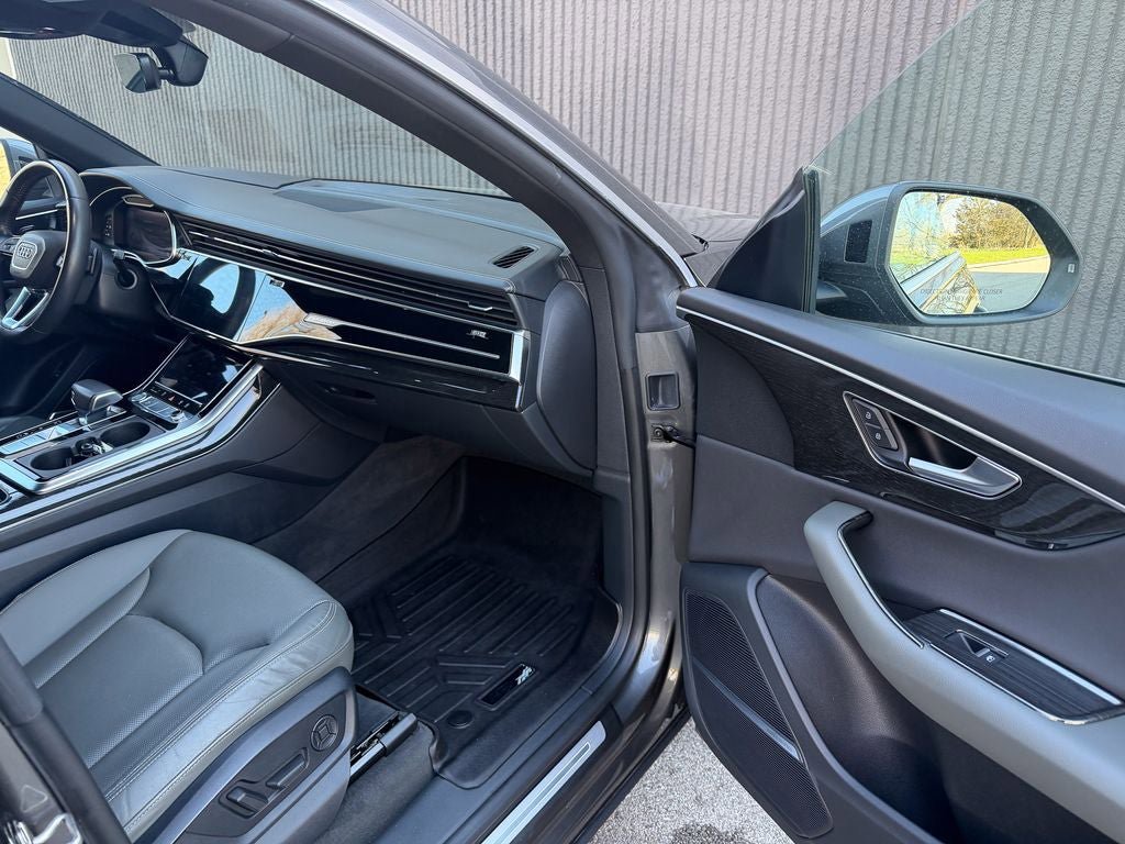 Used 2019 Audi Q8 Prestige w/ Towing Package AWD/4WD image 32