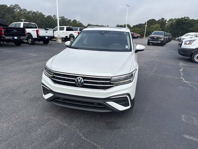 Used 2023 Volkswagen Tiguan SE FWD image 11