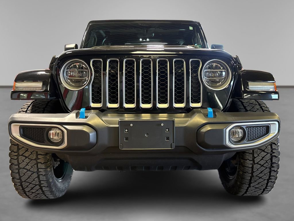 Used 2022 Jeep Wrangler Unlimited Sahara w/ Cold Weather Group AWD/4WD image 13