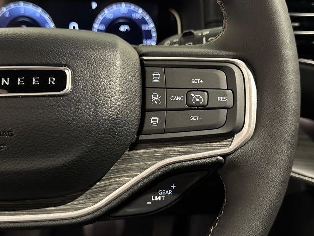 Used 2024 Jeep Wagoneer Series II w/ Flexible Seating Group image 23