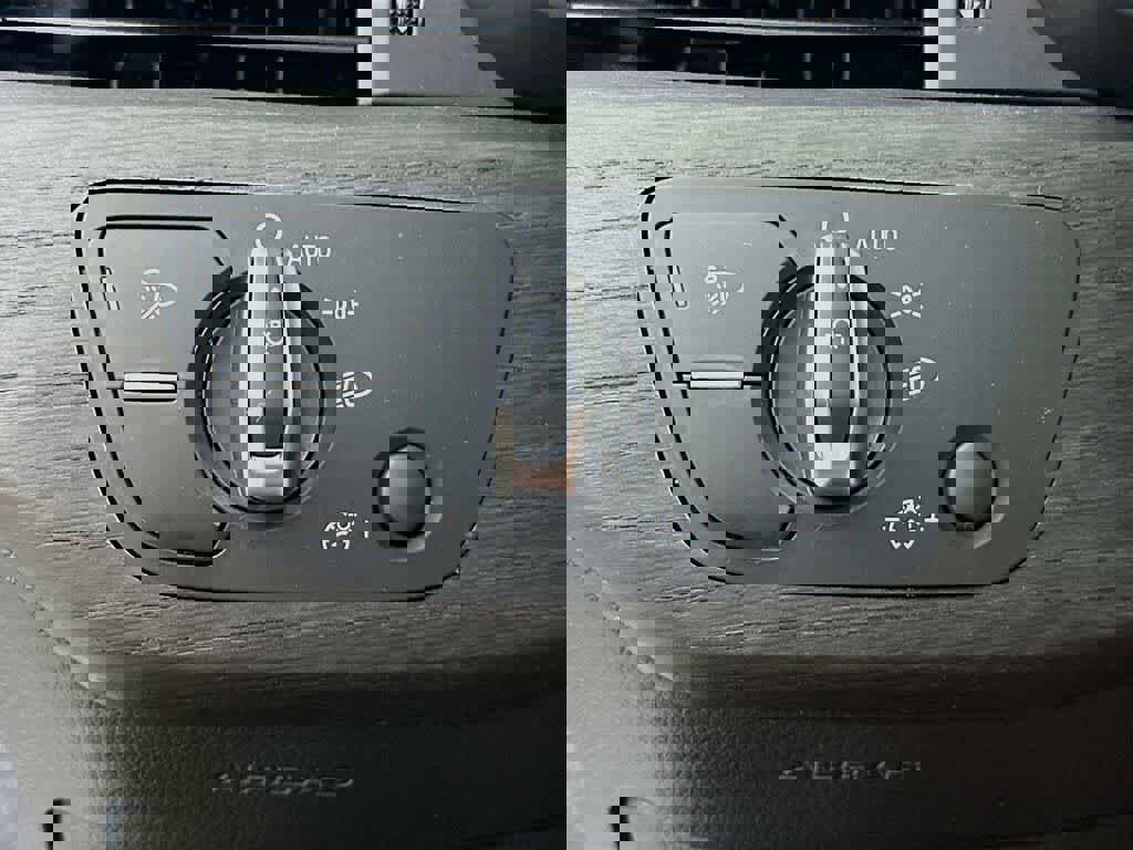 Used 2021 Audi A4 2.0T Premium w/ Convenience Package image 27