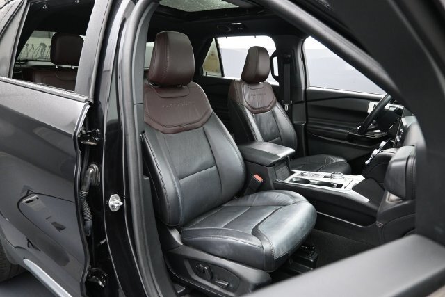 Certified 2024 Ford Explorer Platinum w/ Technology Package AWD/4WD image 31