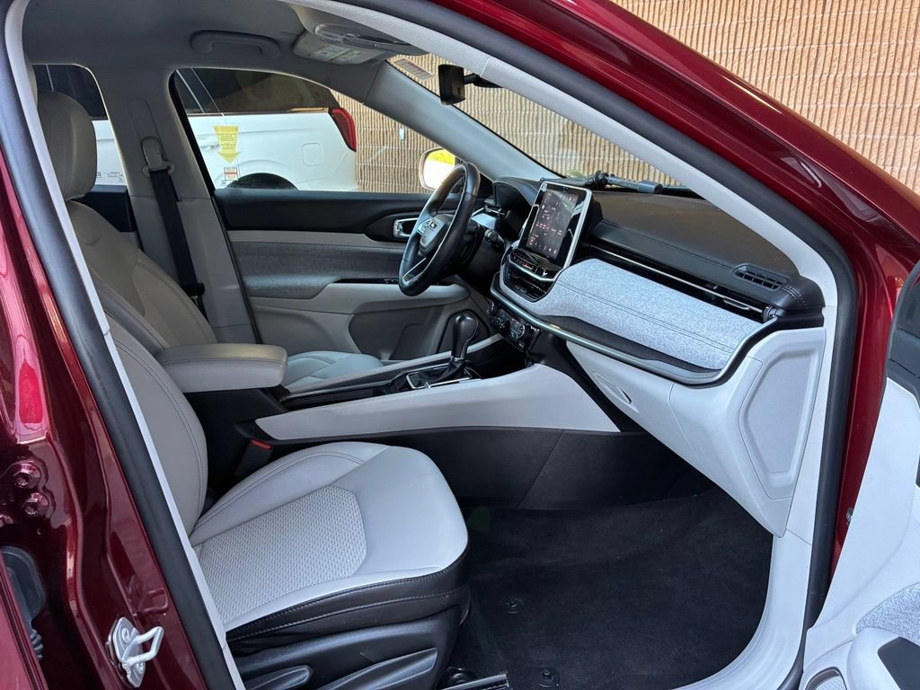 Used 2022 Jeep Compass Latitude w/ Convenience Group AWD/4WD image 44