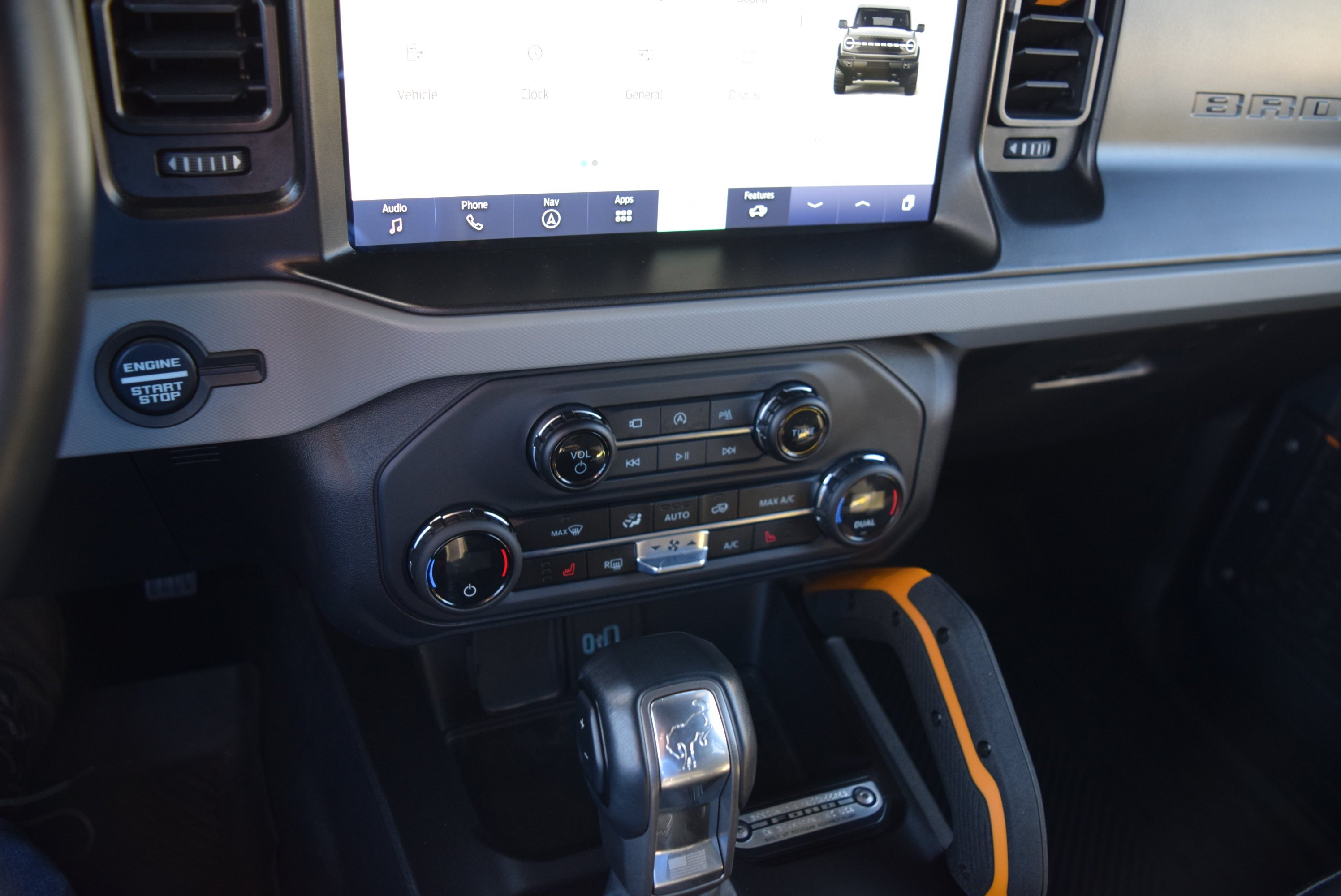 Certified 2023 Ford Bronco Badlands w/ Sasquatch Package AWD/4WD image 15