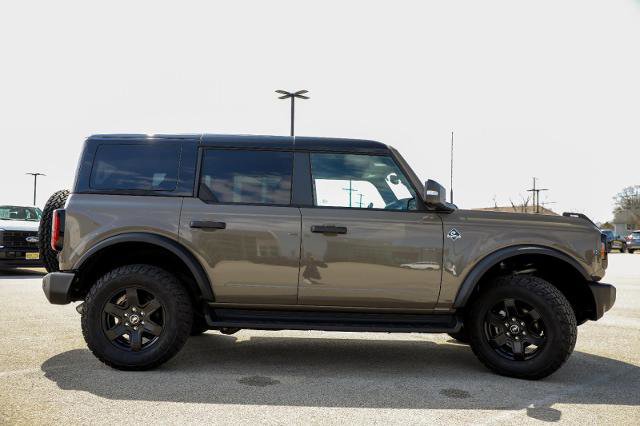 Certified 2025 Ford Bronco Outer Banks AWD/4WD image 2