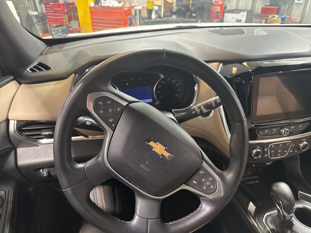 Used 2023 Chevrolet Traverse LT image 12
