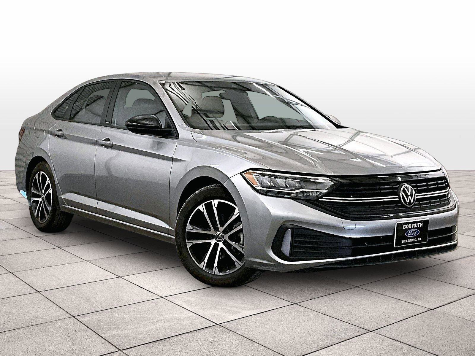 Used 2024 Volkswagen Jetta Sport FWD image 2