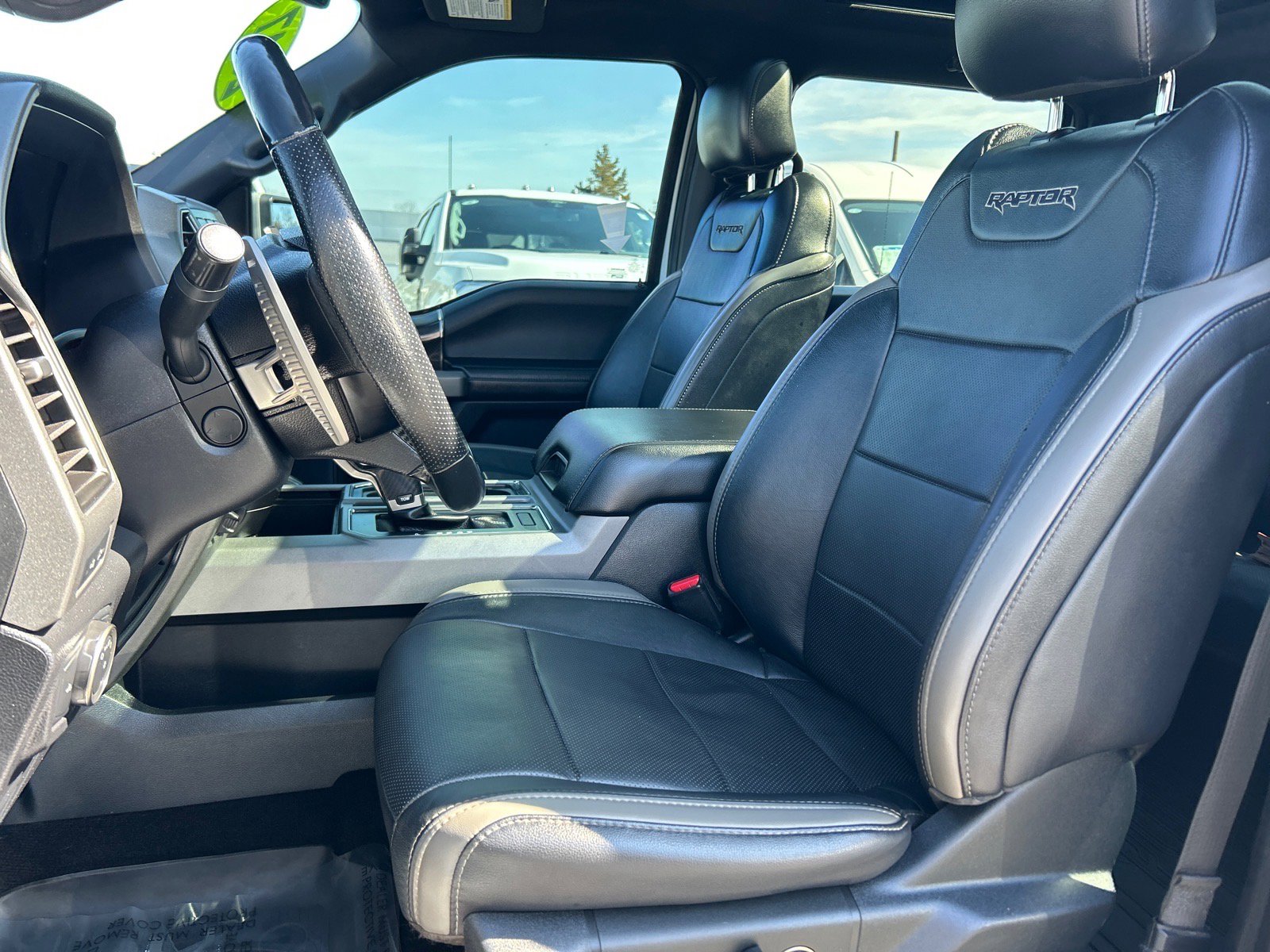 Certified 2017 Ford F150 Raptor w/ Equipment Group 802A Luxury image 10