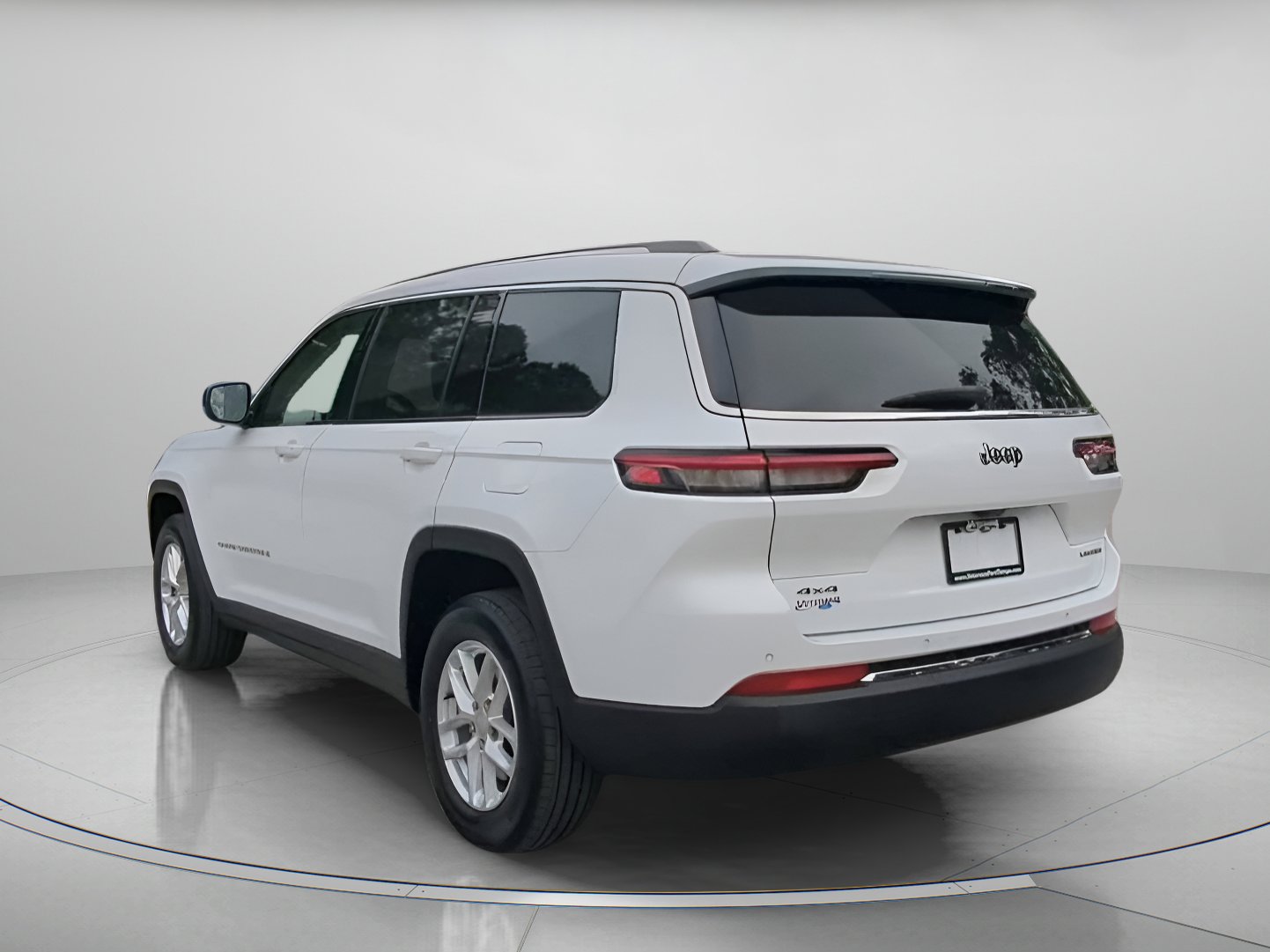 Used 2024 Jeep Grand Cherokee L Laredo AWD/4WD image 21