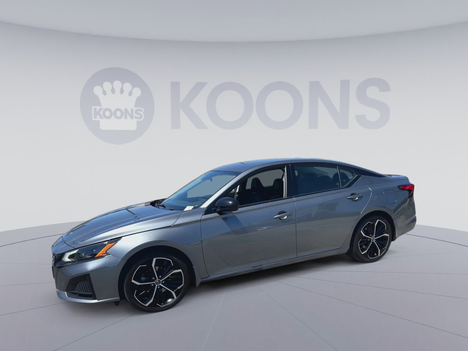 Used 2023 Nissan Altima 2.5 SR FWD image 7
