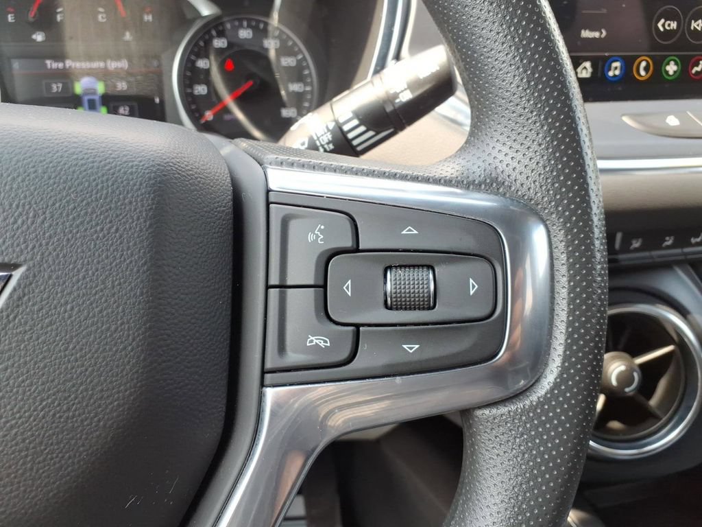 Used 2023 Chevrolet Blazer LT w/ Convenience Package FWD image 17