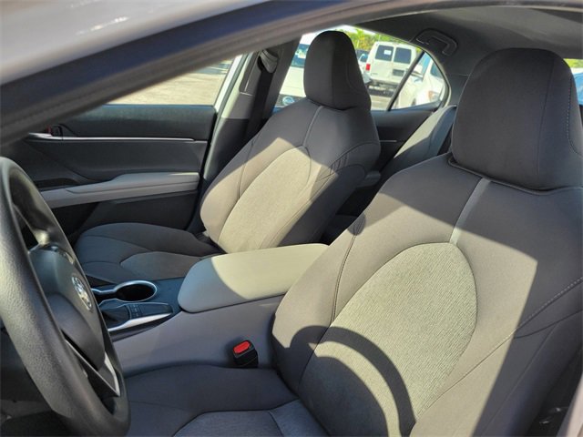 Used 2022 Toyota Camry LE image 19