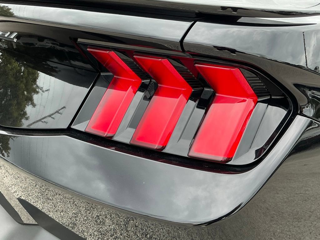 Certified 2025 Ford Mustang GT RWD image 32