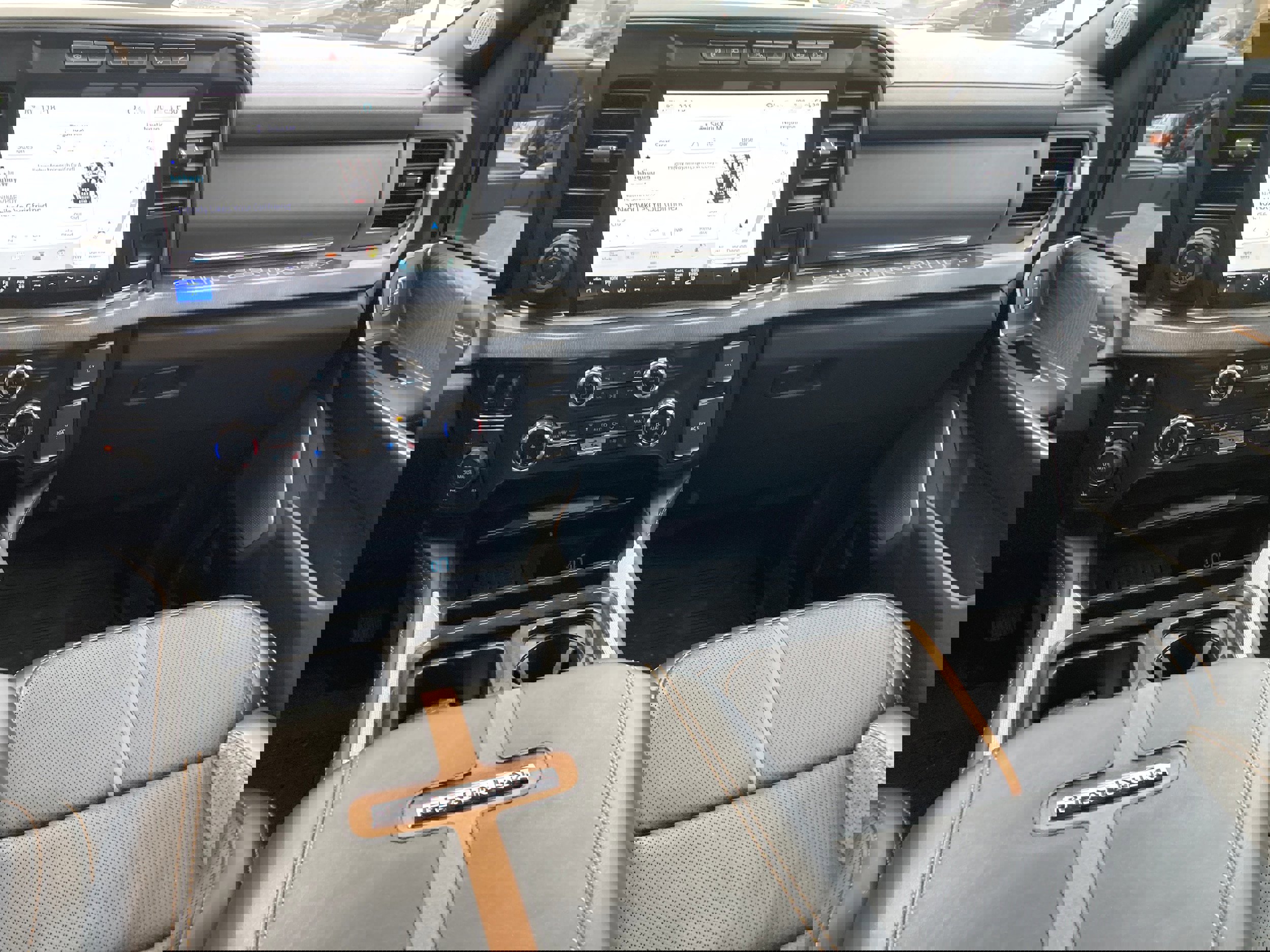 Certified 2024 Ford F350 Platinum w/ FX4 Off-Road Package image 14