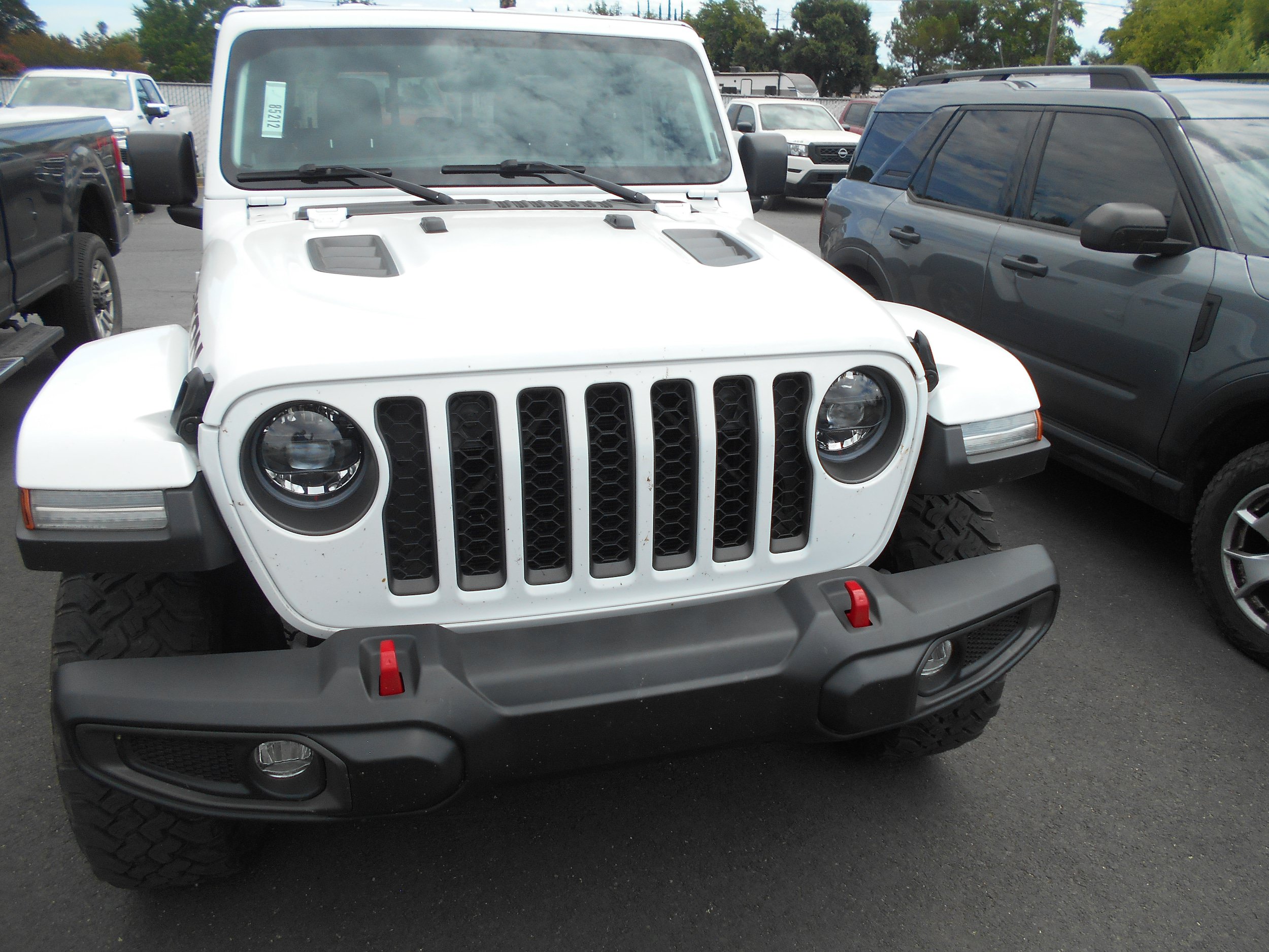 Used 2023 Jeep Gladiator Rubicon w/ LED Lighting Group AWD/4WD image 2