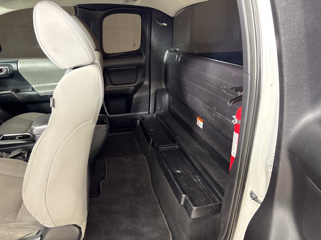 Used 2017 Toyota Tacoma SR AWD/4WD image 25
