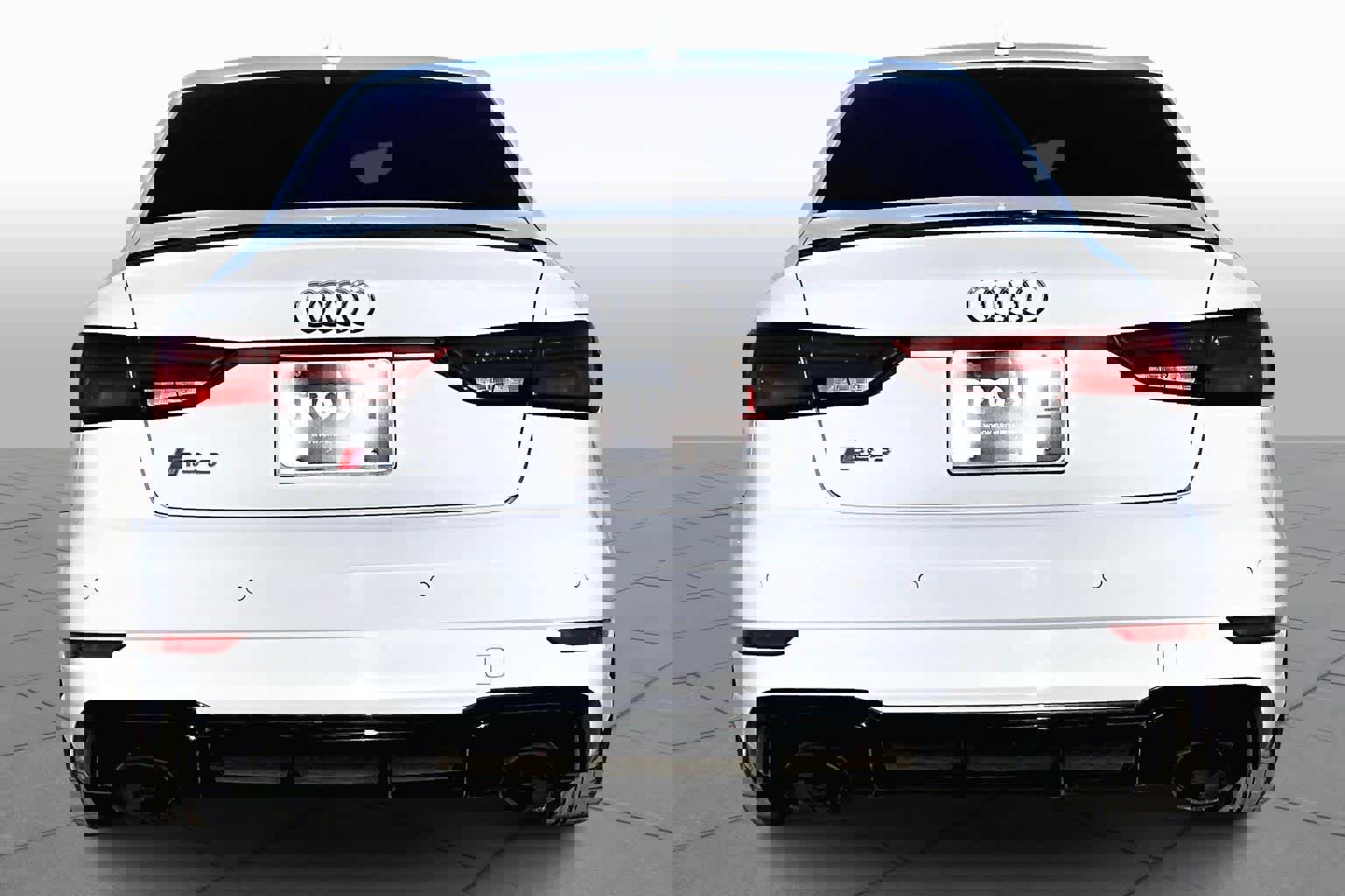 Used 2018 Audi RS 3 w/ Dynamic Plus Package image 4