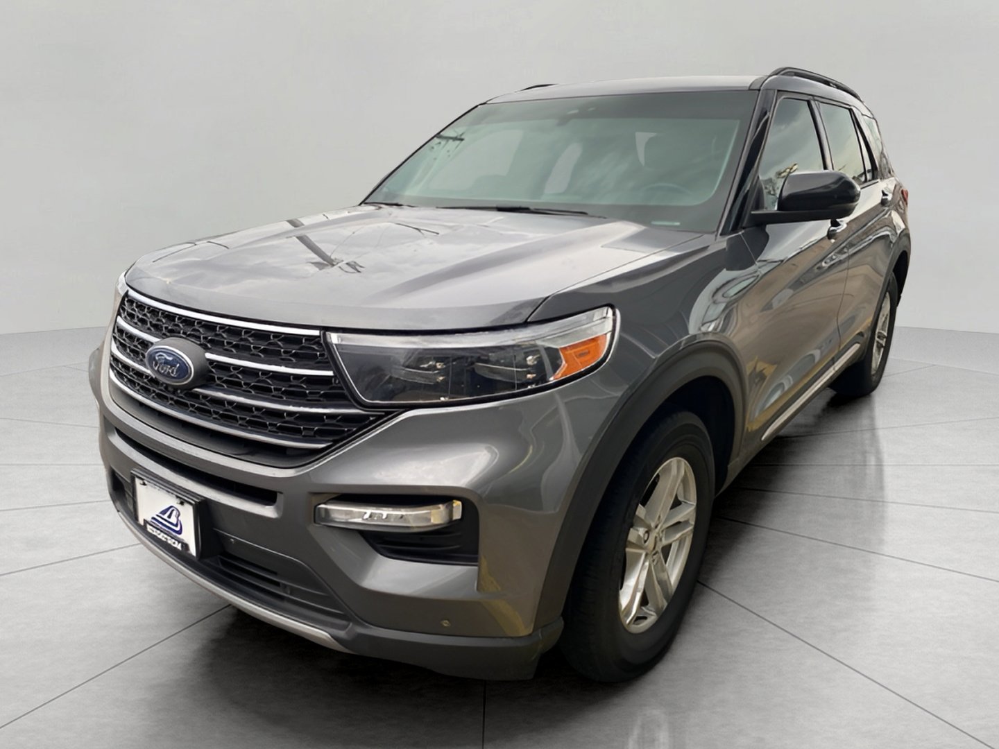 Certified 2023 Ford Explorer XLT w/ Equipment Group 202A image 4