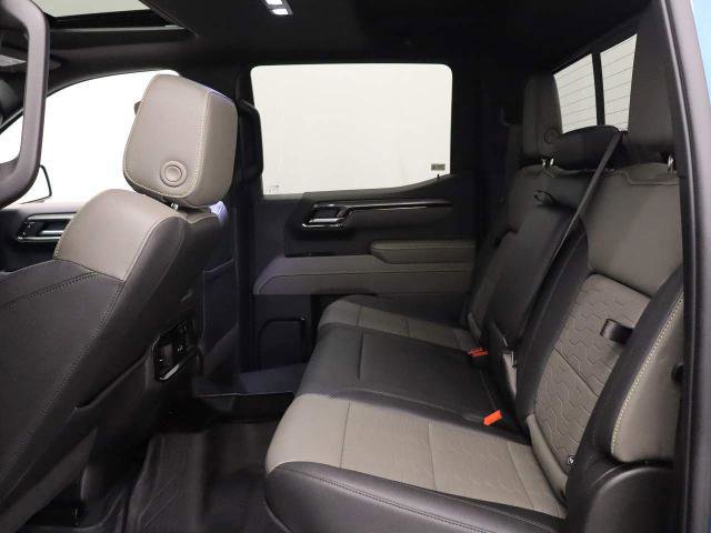 Used 2025 Chevrolet Silverado 1500 ZR2 w/ Technology Package image 19