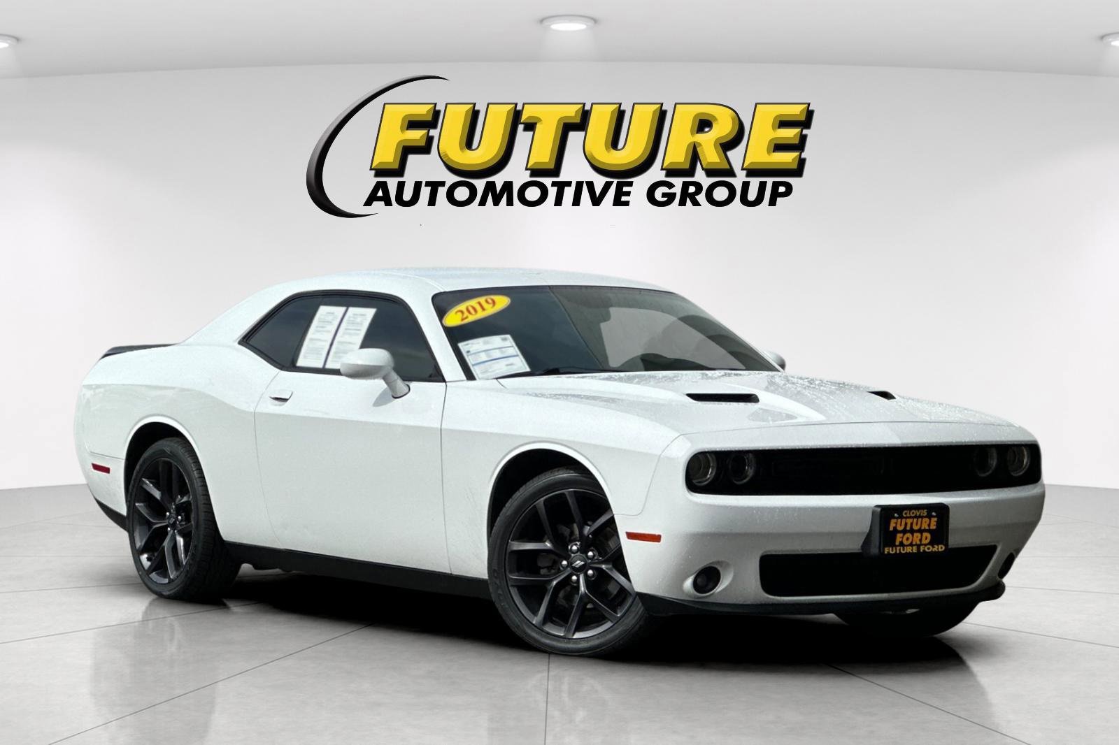 Used 2019 Dodge Challenger SXT w/ Blacktop Package image 7