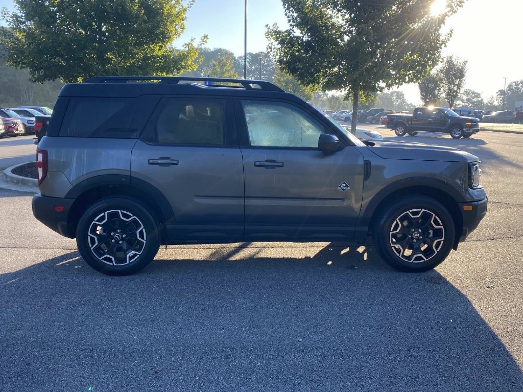 Certified 2025 Ford Bronco Sport Outer Banks w/ Outer Banks Tech Package+ AWD/4WD image 2