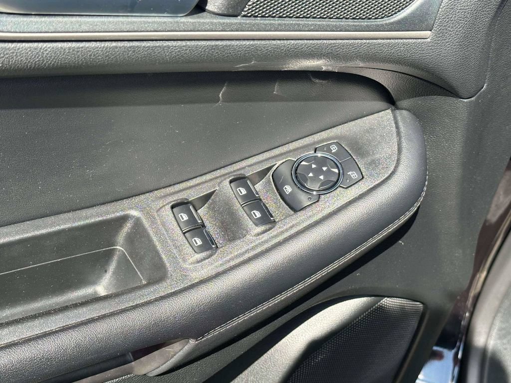 Certified 2024 Ford Edge SEL AWD/4WD image 17