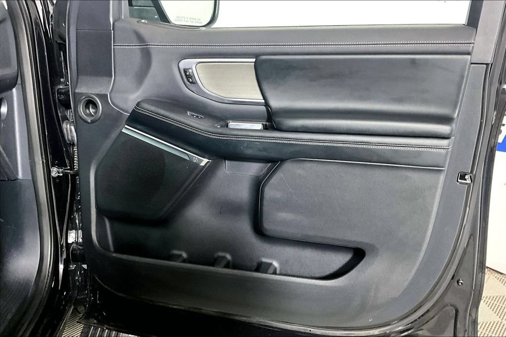 Certified 2025 Ford Expedition Platinum AWD/4WD image 19