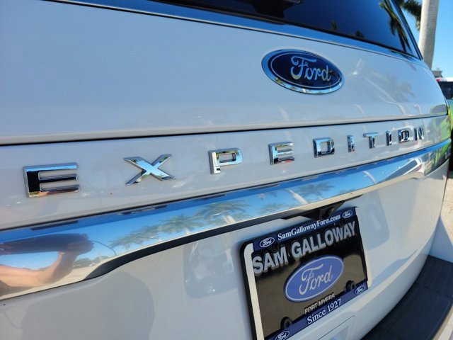 Certified 2023 Ford Expedition Platinum image 12