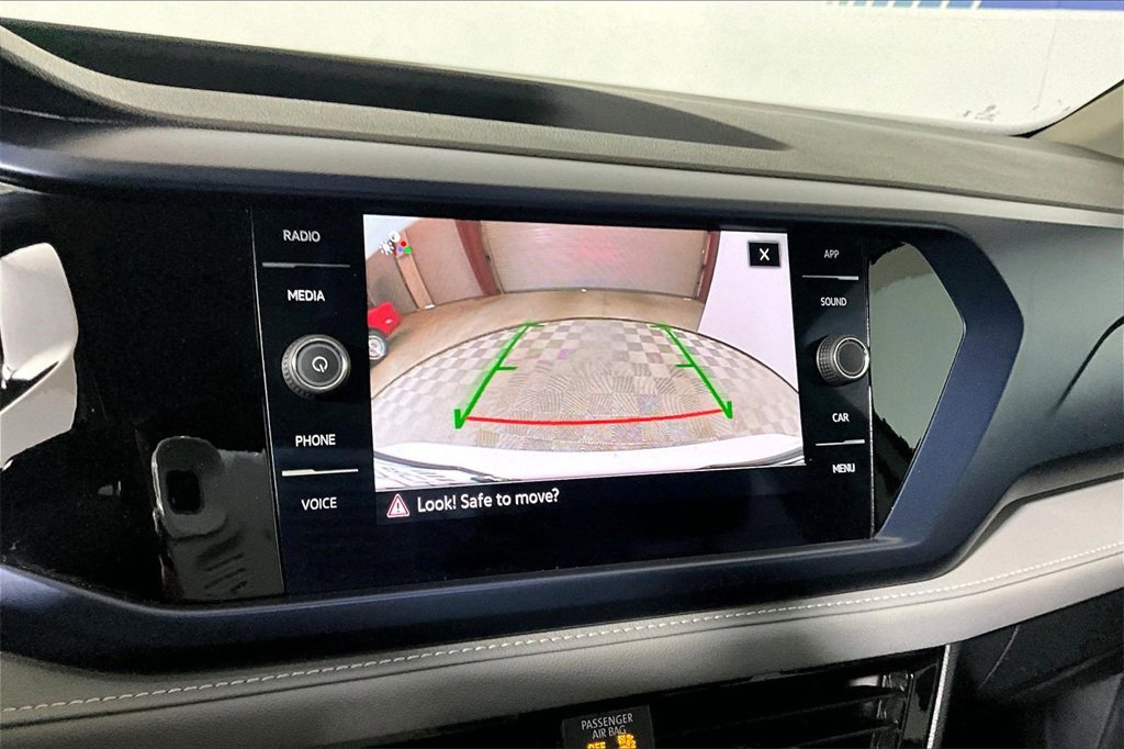 Used 2024 Volkswagen Taos SE image 17