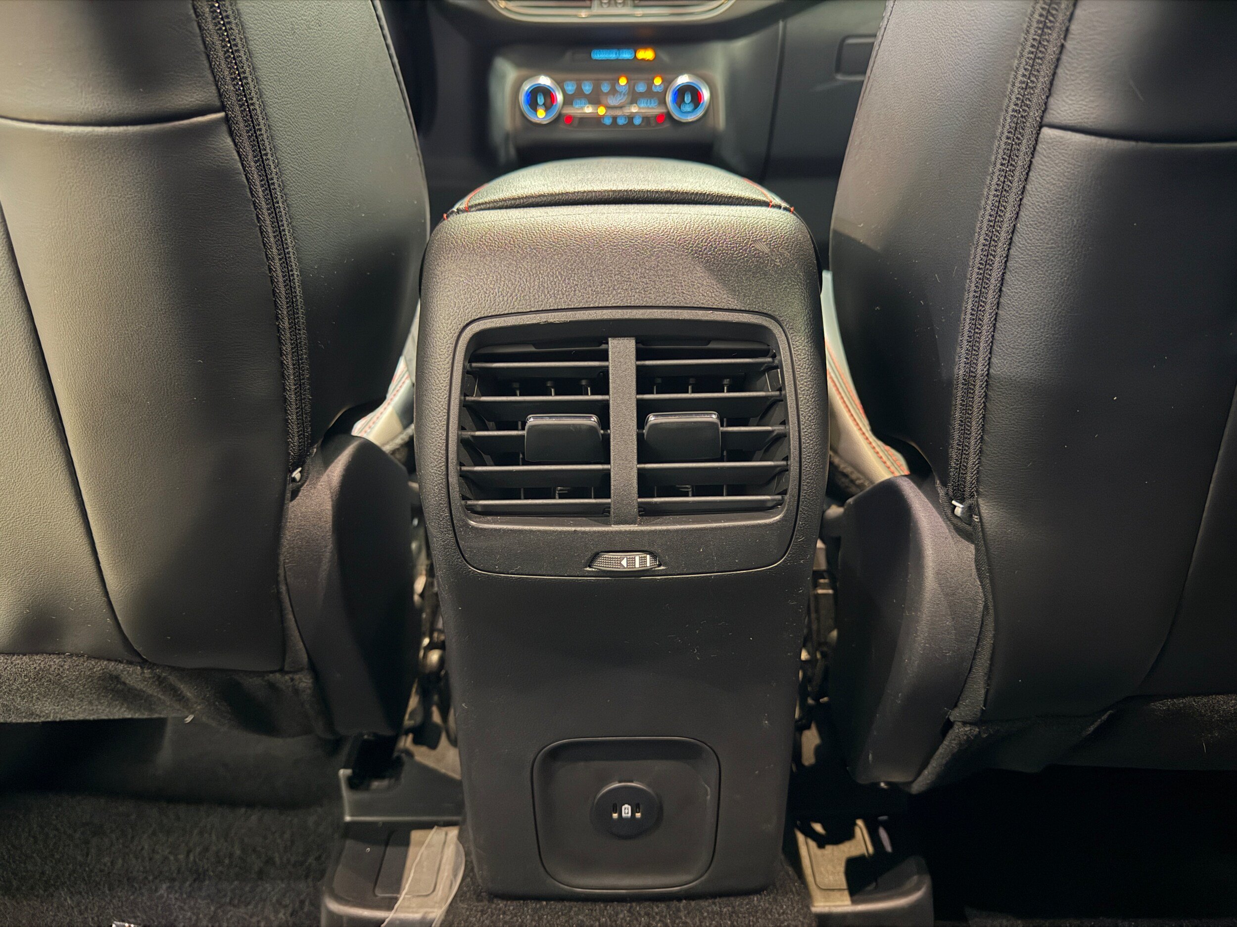 Certified 2025 Ford Escape ST-Line Select AWD/4WD image 12