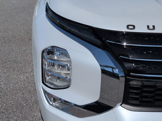 Used 2023 Mitsubishi Outlander SEL FWD image 10