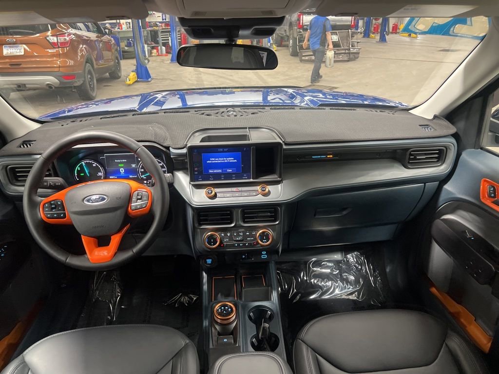 Certified 2024 Ford Maverick Lariat w/ Black Appearance Package image 15