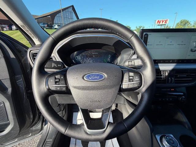 Certified 2025 Ford Escape Platinum AWD/4WD image 29