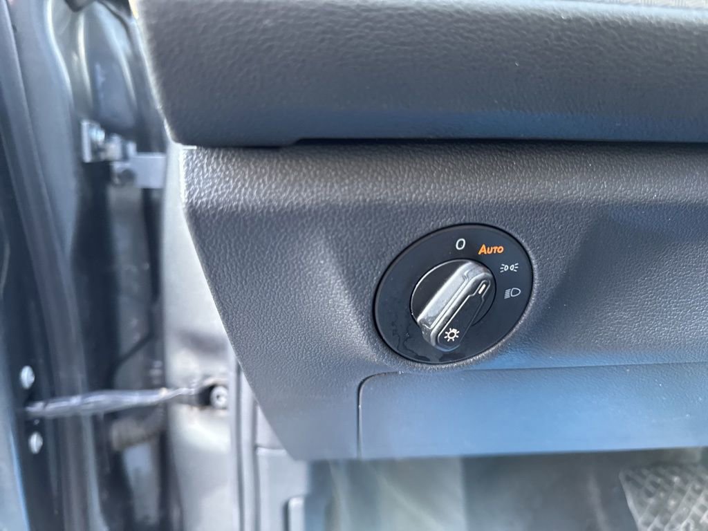 Used 2019 Volkswagen Jetta S image 19