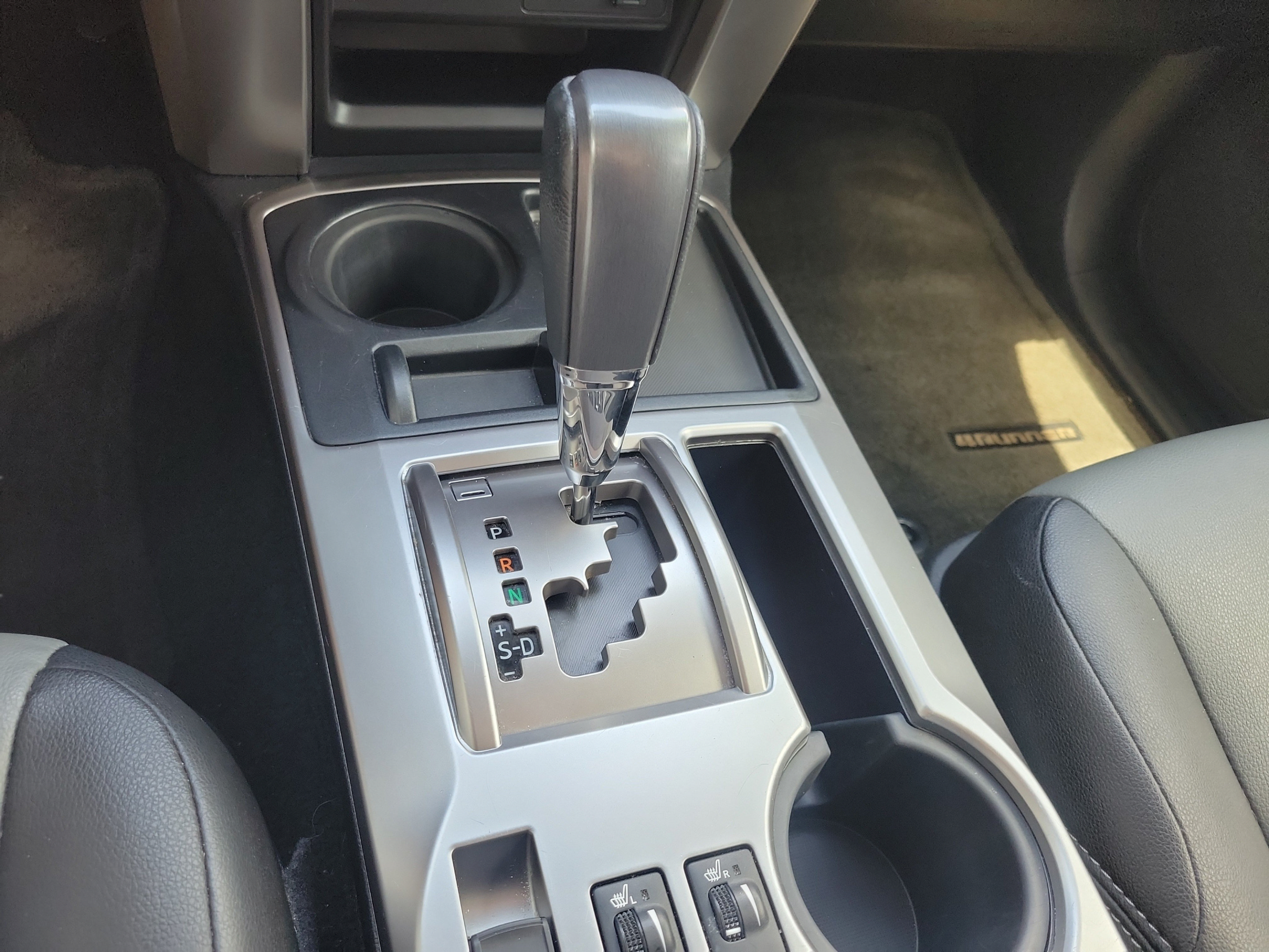 Used 2017 Toyota 4Runner SR5 Premium RWD image 30