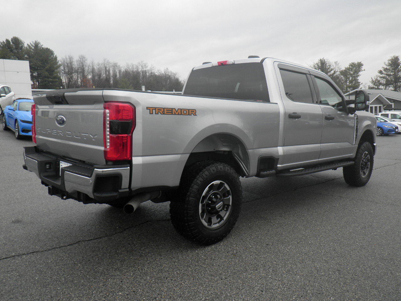 Certified 2024 Ford F350 XLT w/ Tremor Off-Road Package image 5