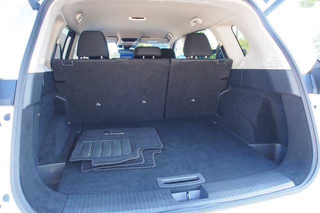 Used 2025 Nissan Rogue SV FWD image 15