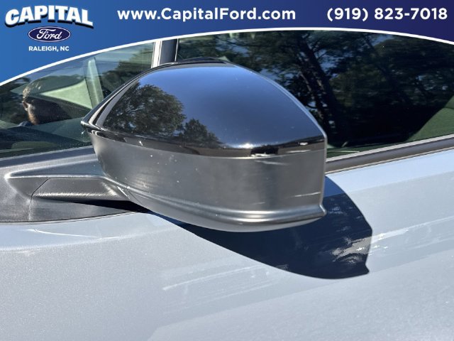 Used 2025 Toyota Prius LE FWD image 12