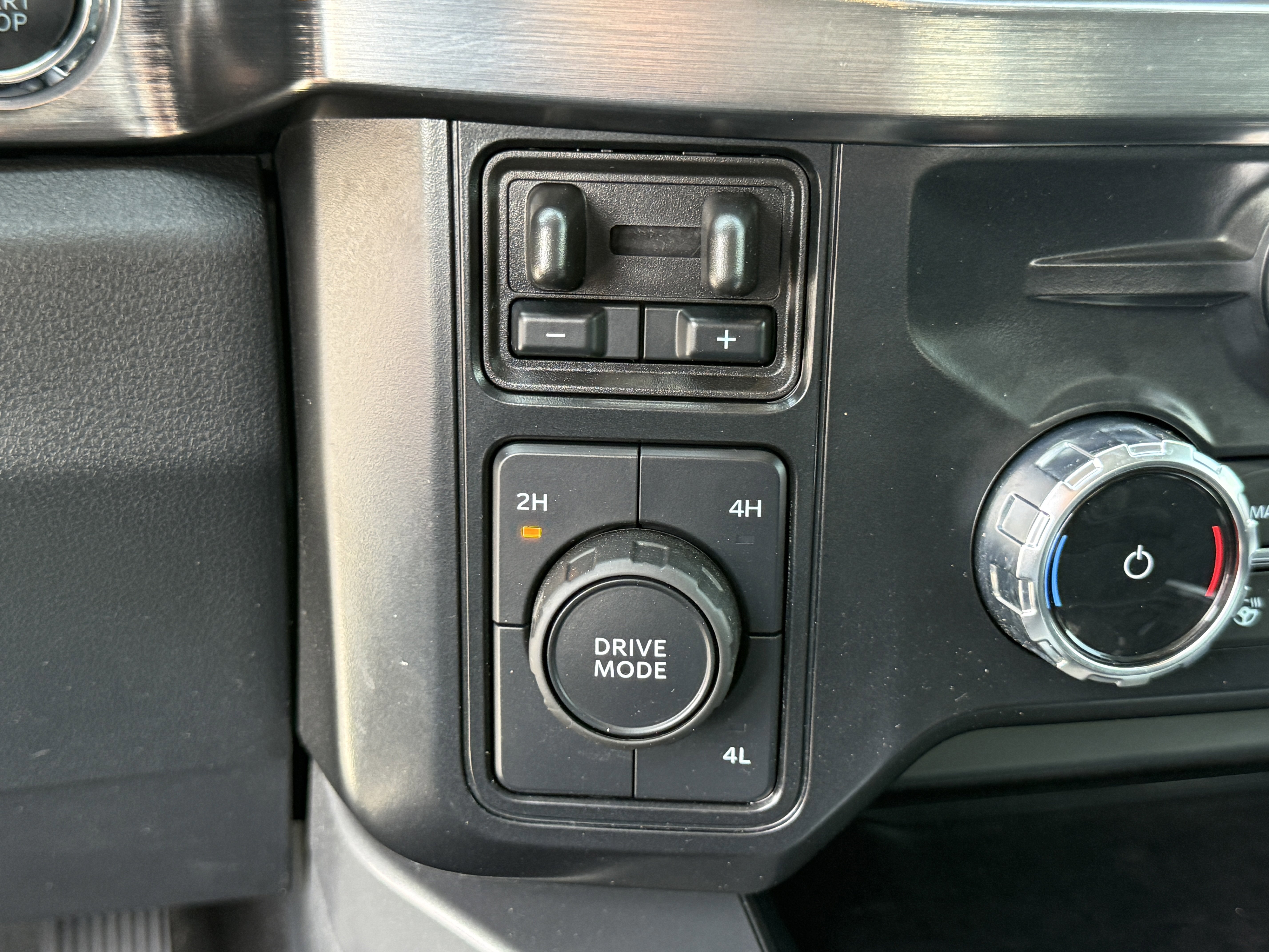 Certified 2024 Ford F450 Lariat w/ Lariat Ultimate Package image 23