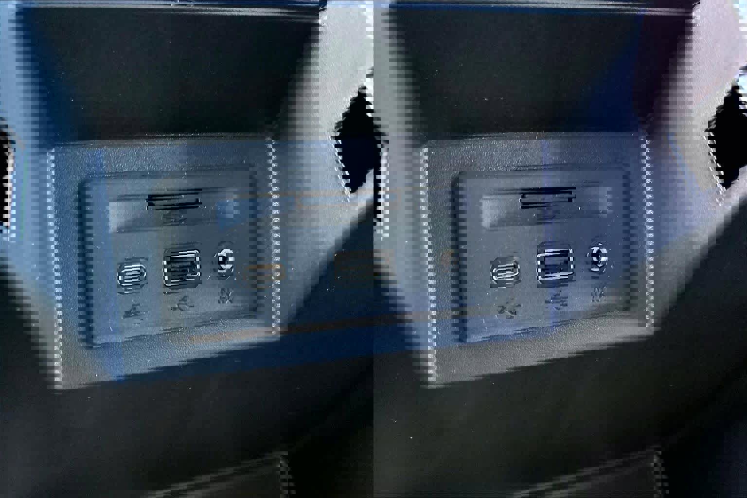 Used 2021 Chevrolet Silverado 1500 High Country w/ LPO, Dark Essentials Package image 33