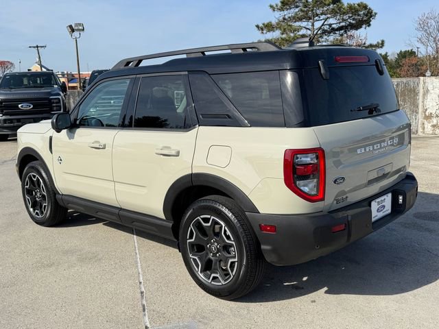 Certified 2025 Ford Bronco Sport Outer Banks w/ Outer Banks Tech Package+ AWD/4WD image 3